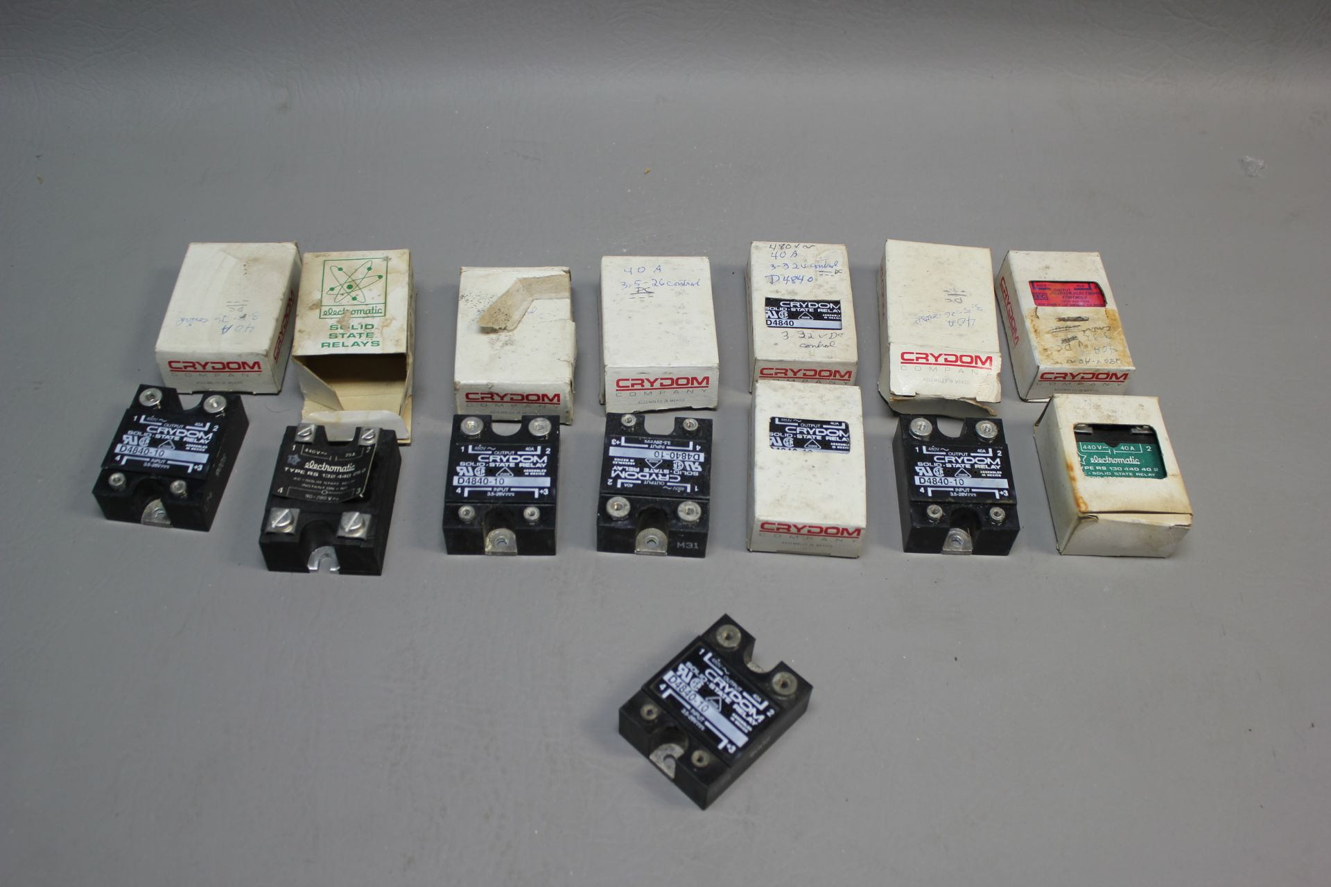 LOT OF NEW SOLID STATE RELAYS