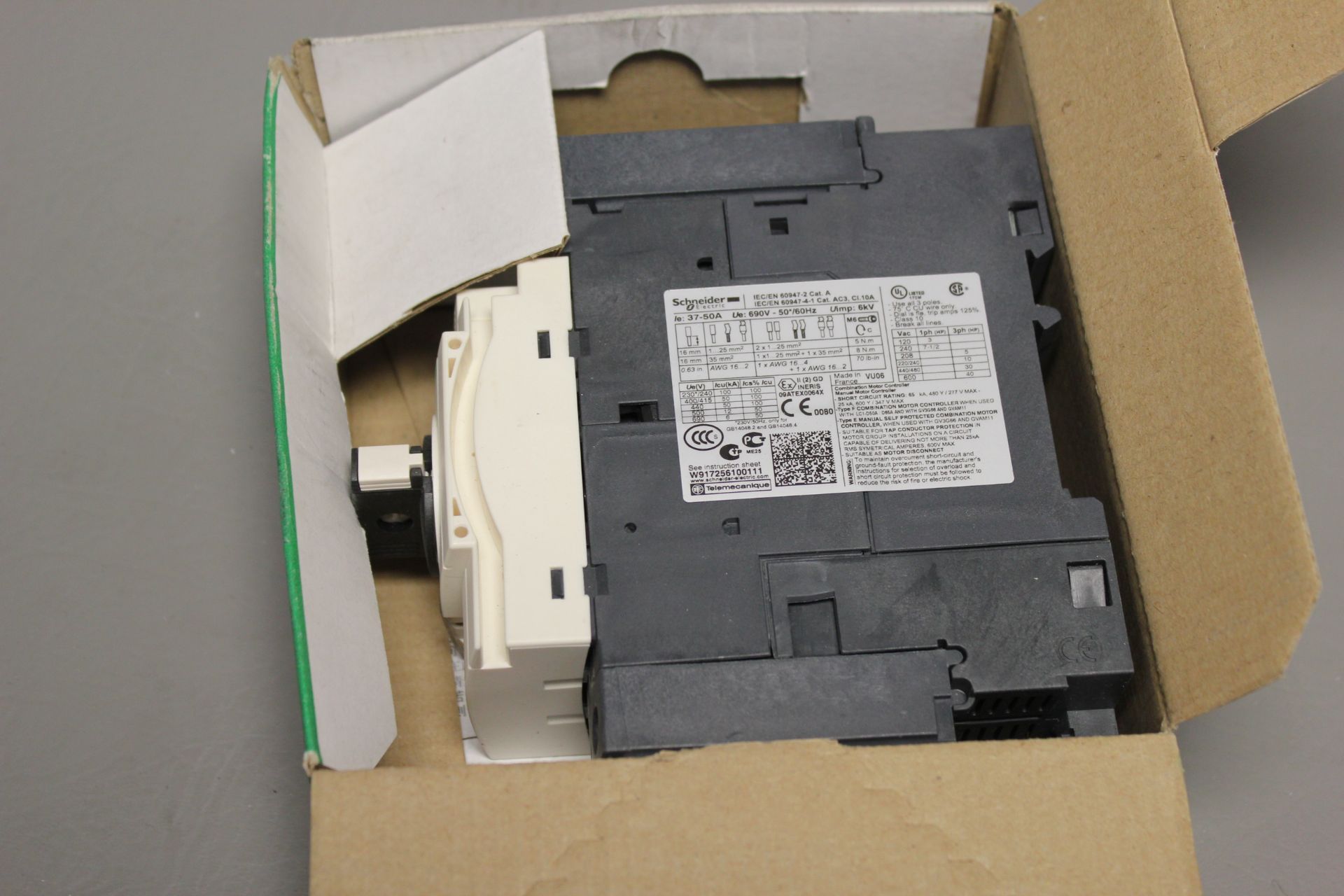 NEW SCHNEIDER MOTOR CIRCUIT BREAKER - Image 4 of 4