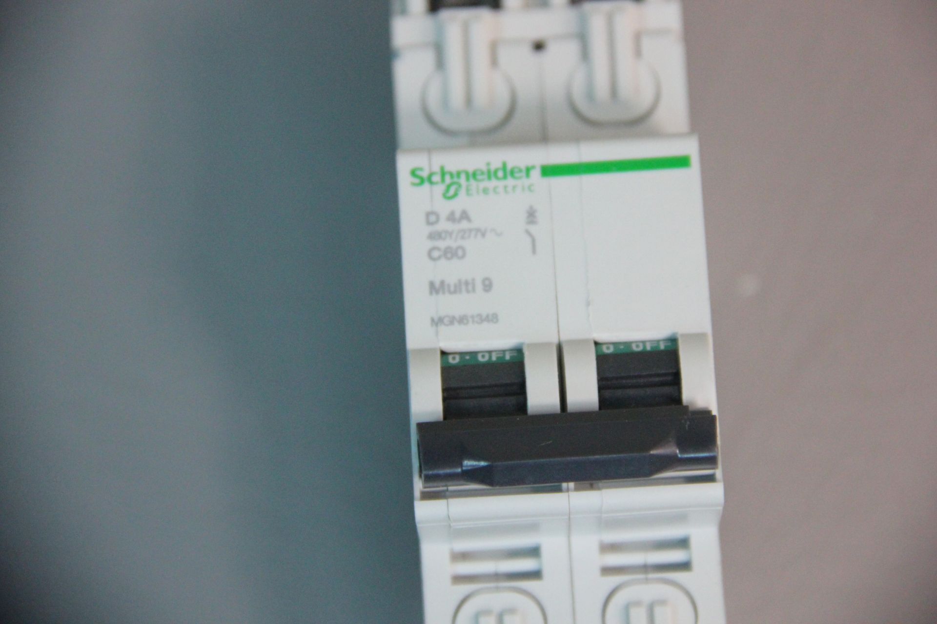 NEW SCHNEIDER MULTI 9 CIRCUIT BREAKER - Image 4 of 4