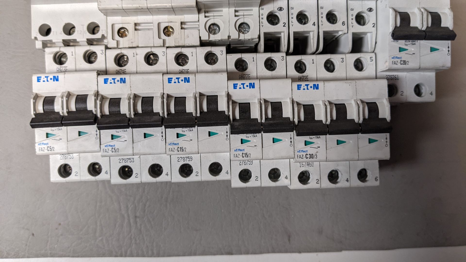 LOT OF CIRCUIT BREAKERS - Image 2 of 3