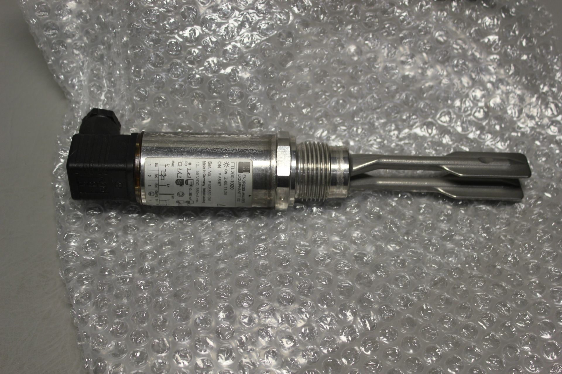 NEW ENDRESS HAUSER LIQUIPHANT LIQUID LEVEL SENSOR - Image 2 of 5