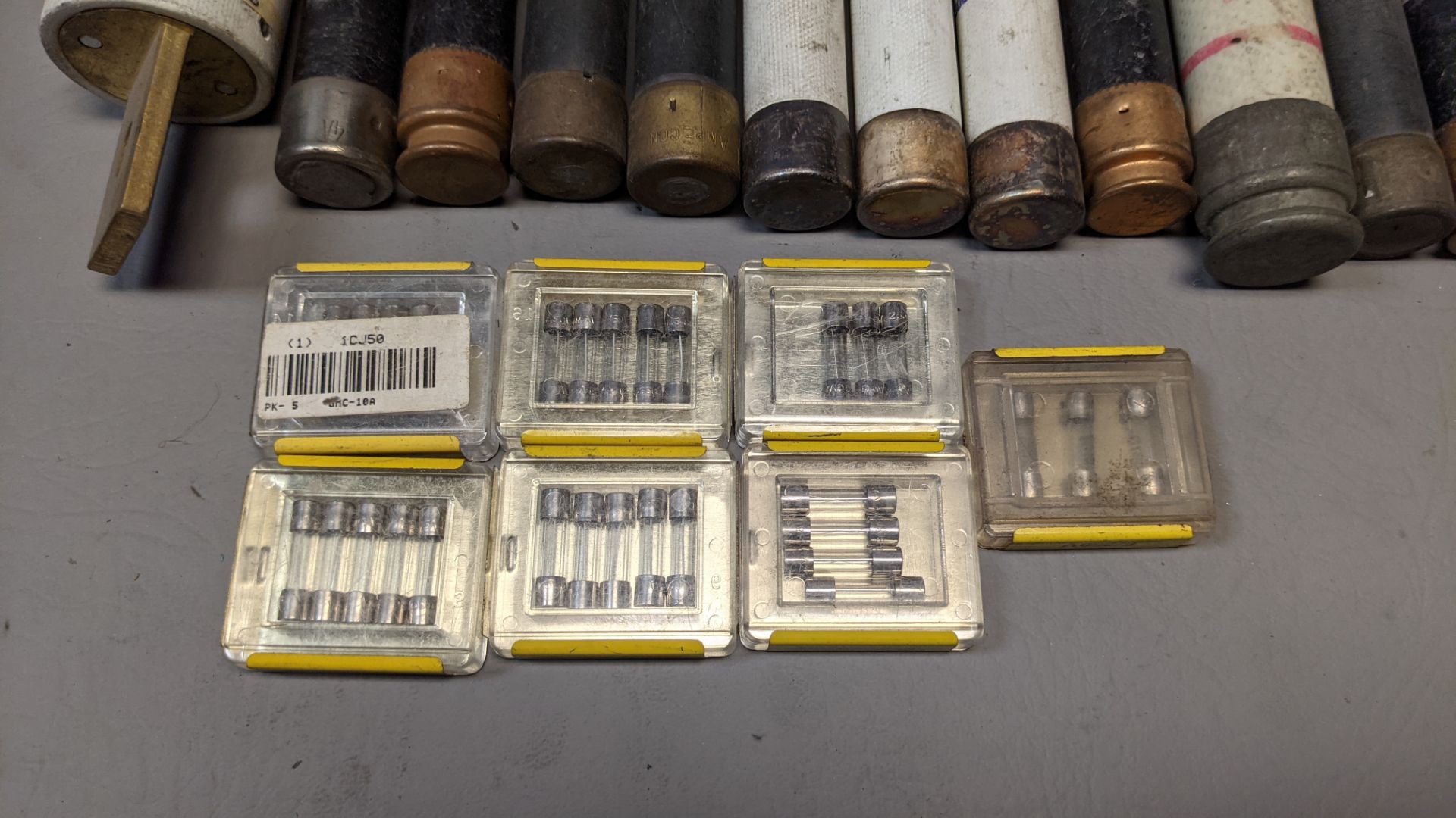 LOT OF VARIOUS FUSES - Image 2 of 5