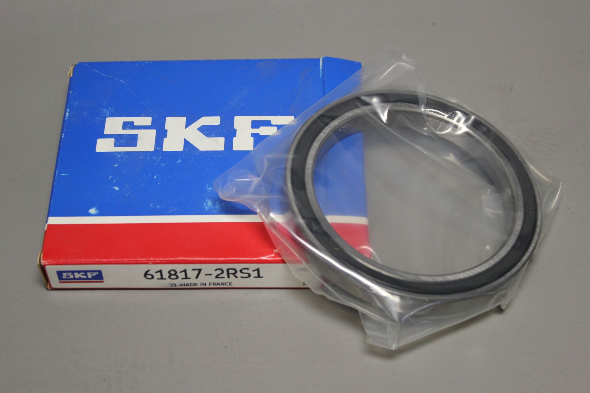 NEW SKF PRECISION BEARING