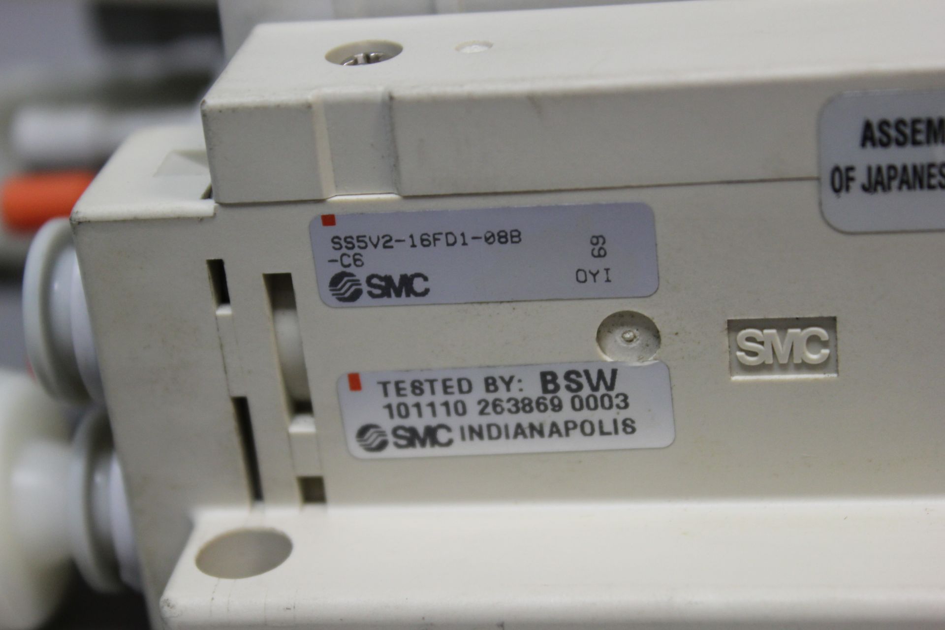 SMC SS5V2 PNEUMATIC STATION MANIFOLD - Image 2 of 6