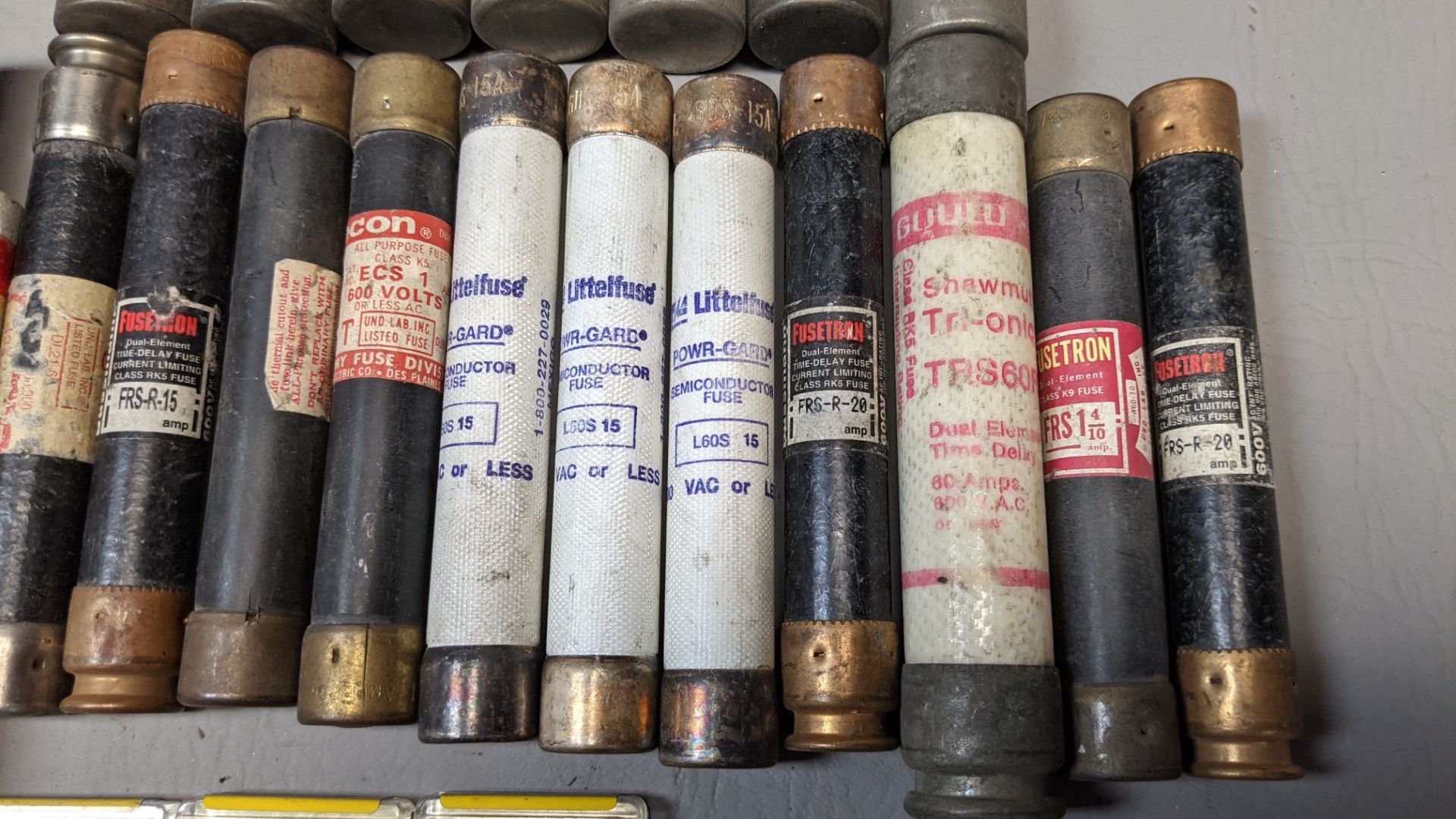 LOT OF VARIOUS FUSES - Image 3 of 5