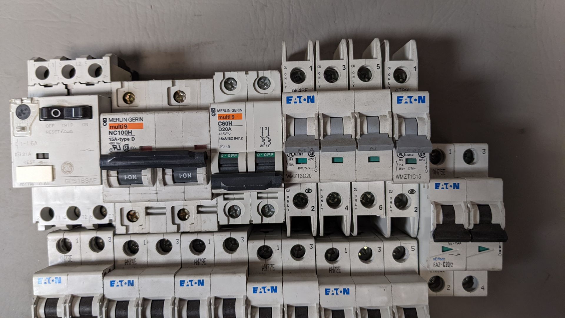 LOT OF CIRCUIT BREAKERS - Image 3 of 3