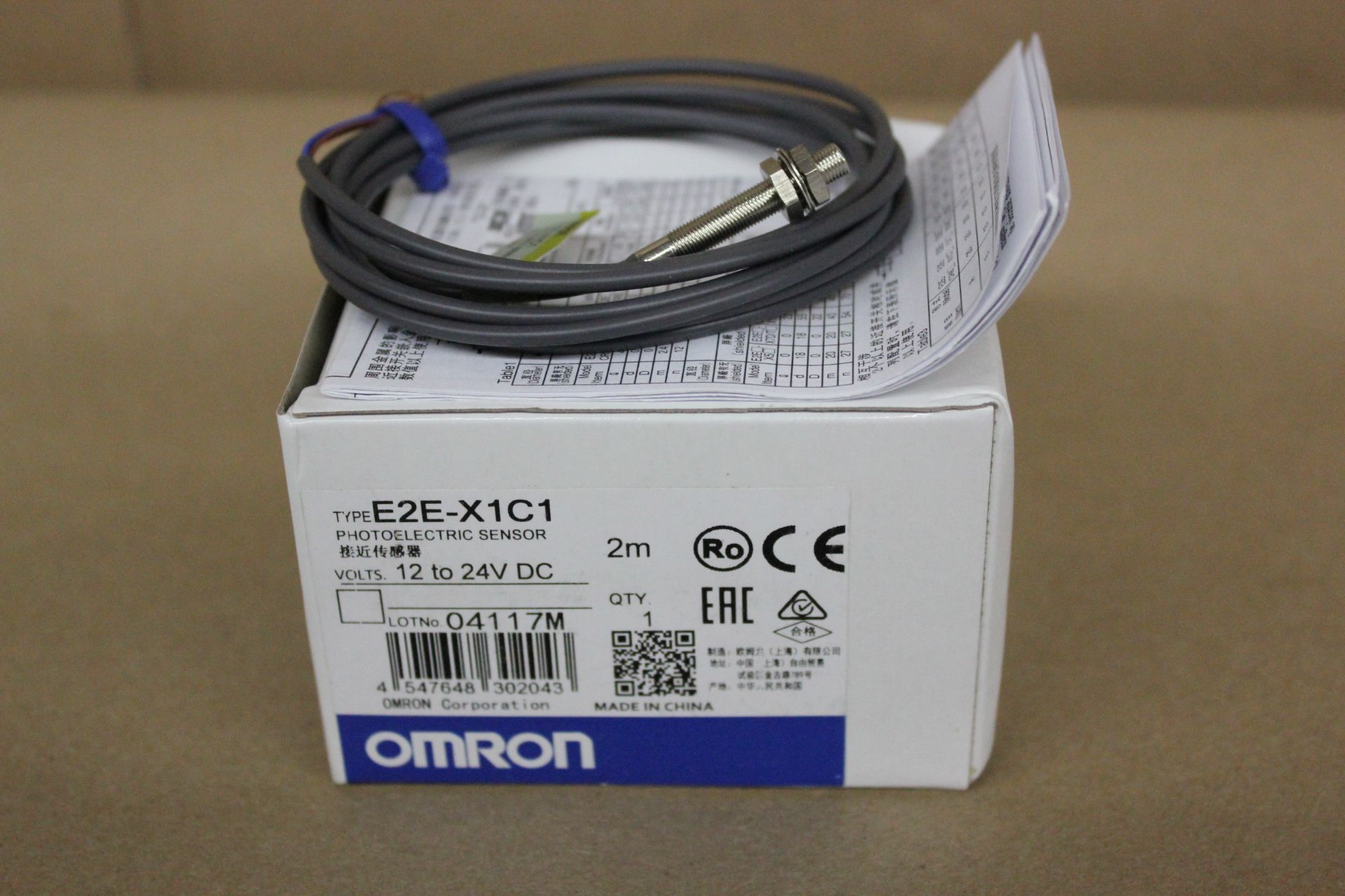 NEW OMRON PHOTOELECTRIC SENSOR