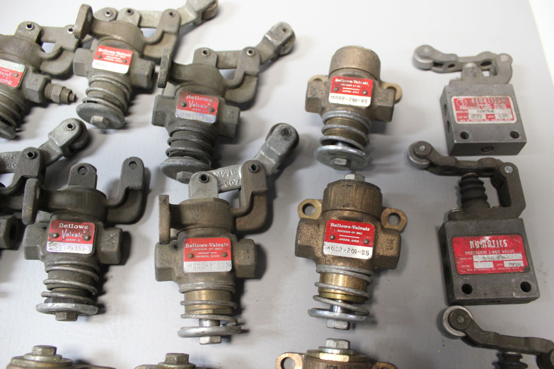 LOT OF BELLOWS VALVAIR PNEUMATIC VALVES - Image 5 of 5