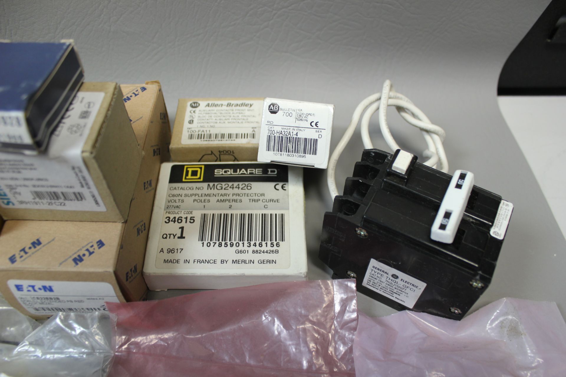 LOT OF NEW MRO PARTS - A/B, SQUARE D, TURCK ETC - Image 5 of 6