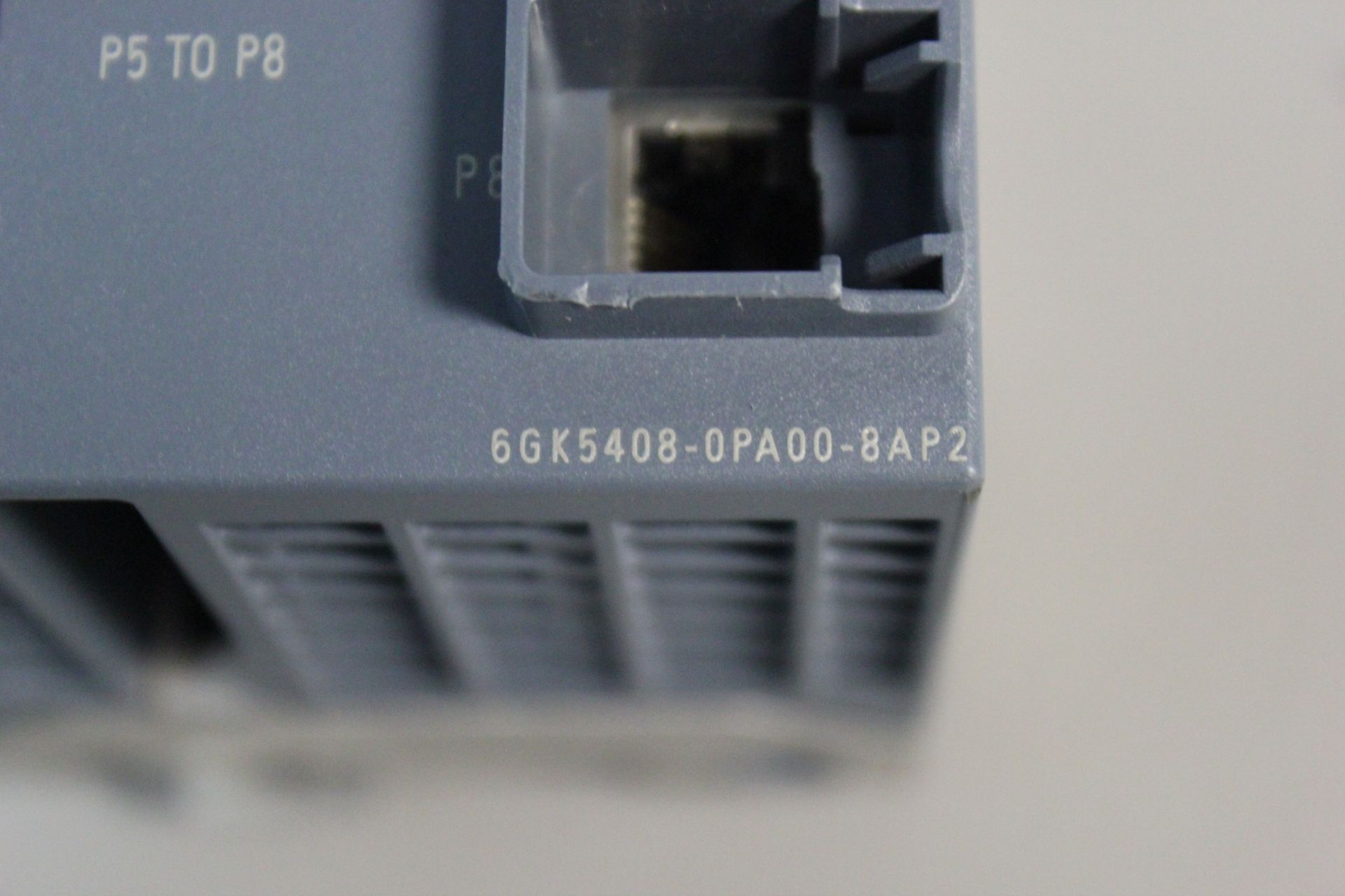 SIEMENS SCALANCE PE408POE INDUSTRIAL ETHERNET SWITCH - Image 2 of 6