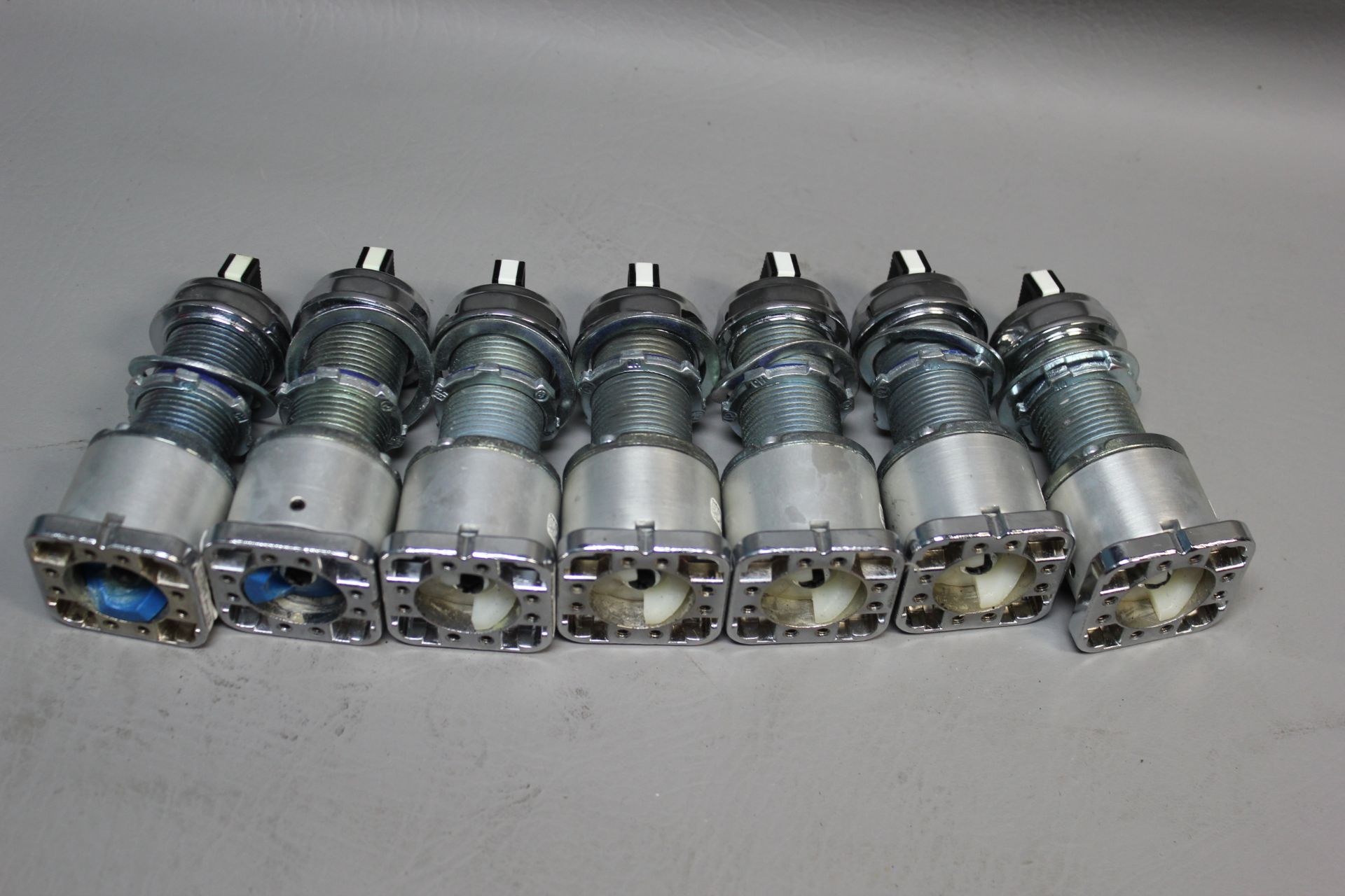 LOT OF UNUSED SIEMENS SELECTOR SWITCHES - Image 2 of 5