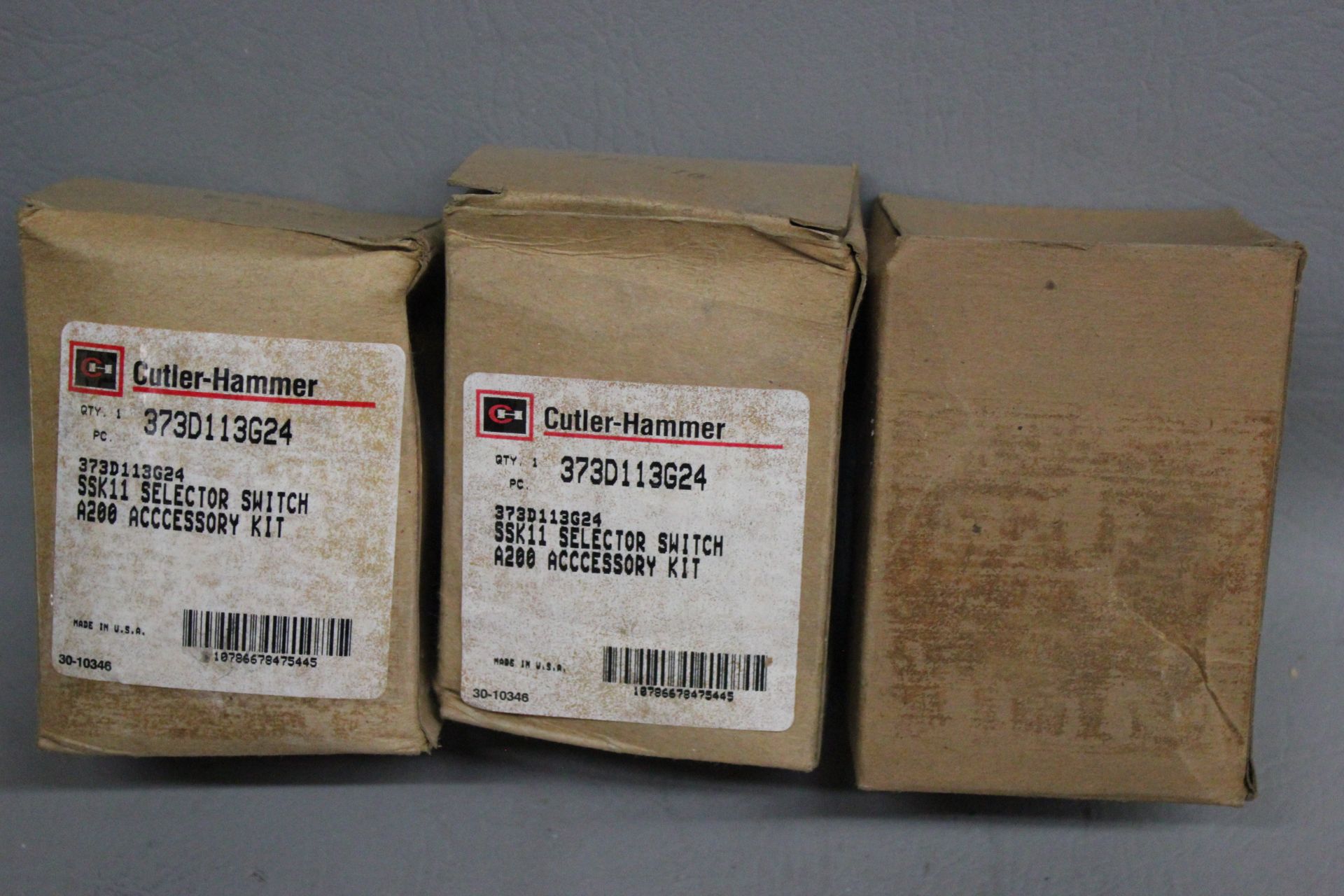 LOT OF NEW OLD STOCK CUTLER HAMMER SELECTOR SWITCH ACC KITS - Image 2 of 3