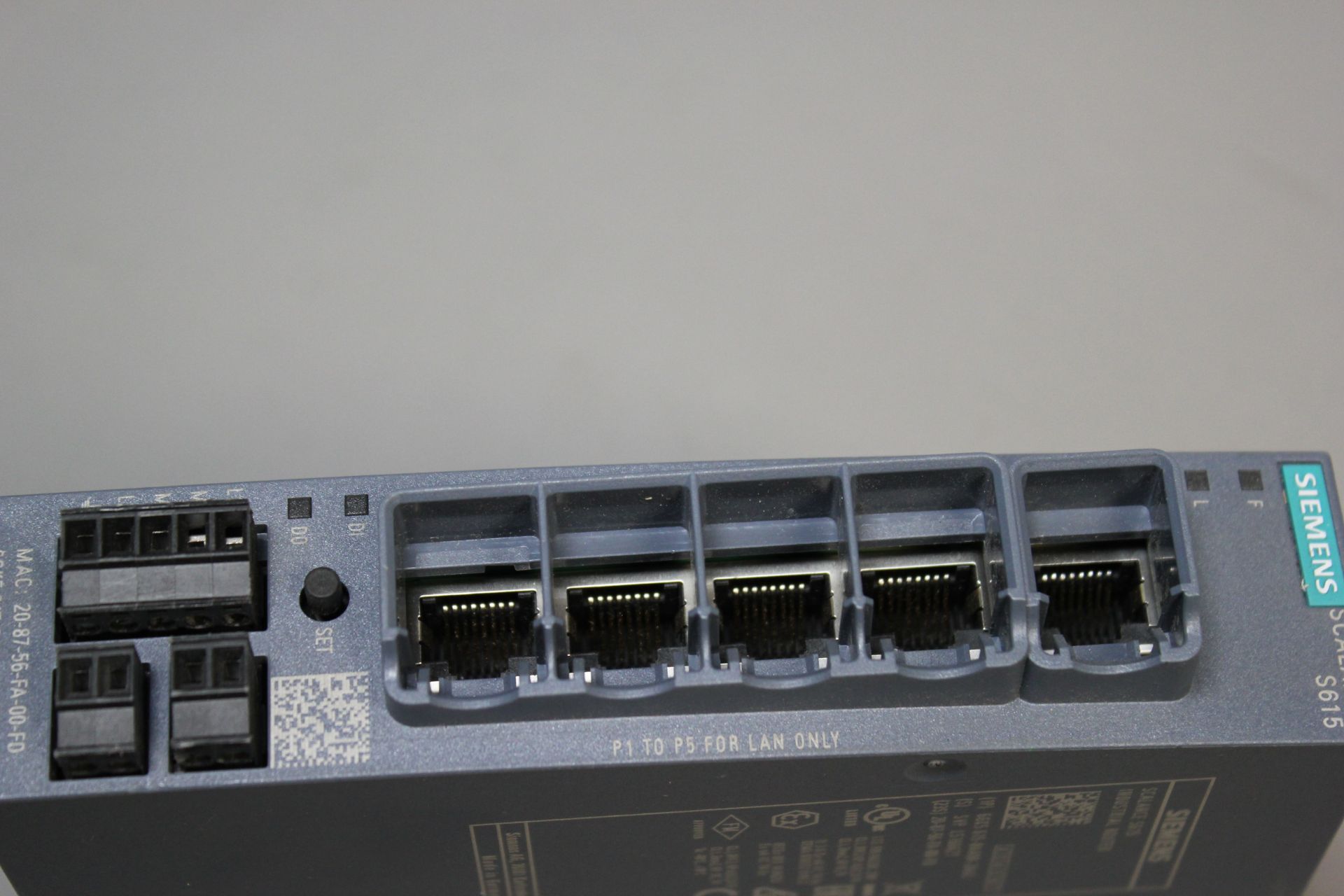 SIEMENS INDUSTRIAL ROUTER - Image 2 of 3