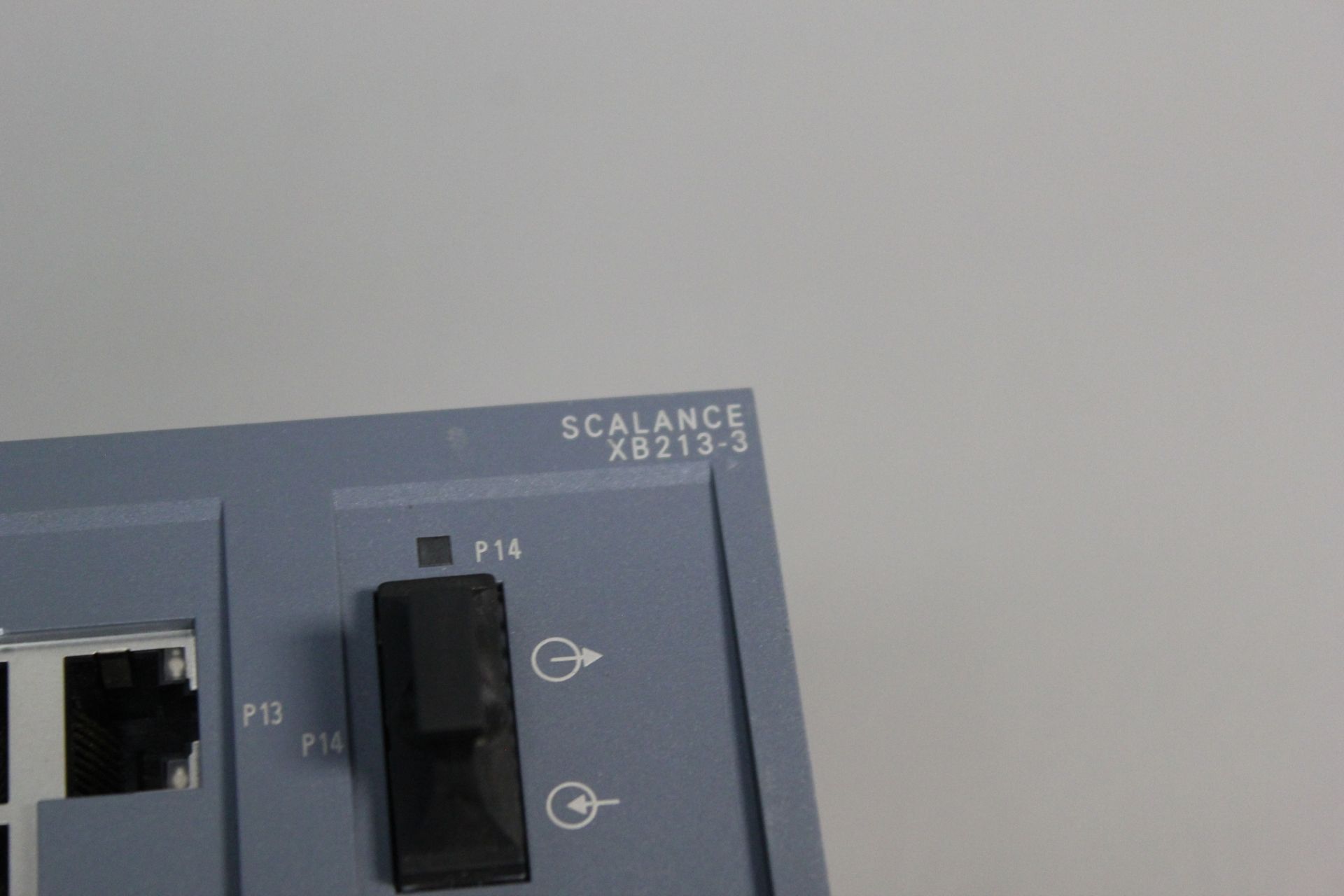 SIEMENS SCALANCE XB213-3 INDUSTRIAL ETHERNET SWITCH - Image 3 of 5