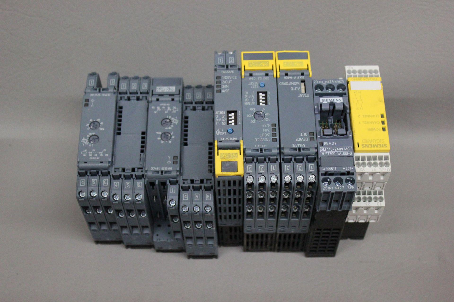 LOT OF SIEMENS AUTOMATION PARTS - Image 2 of 8