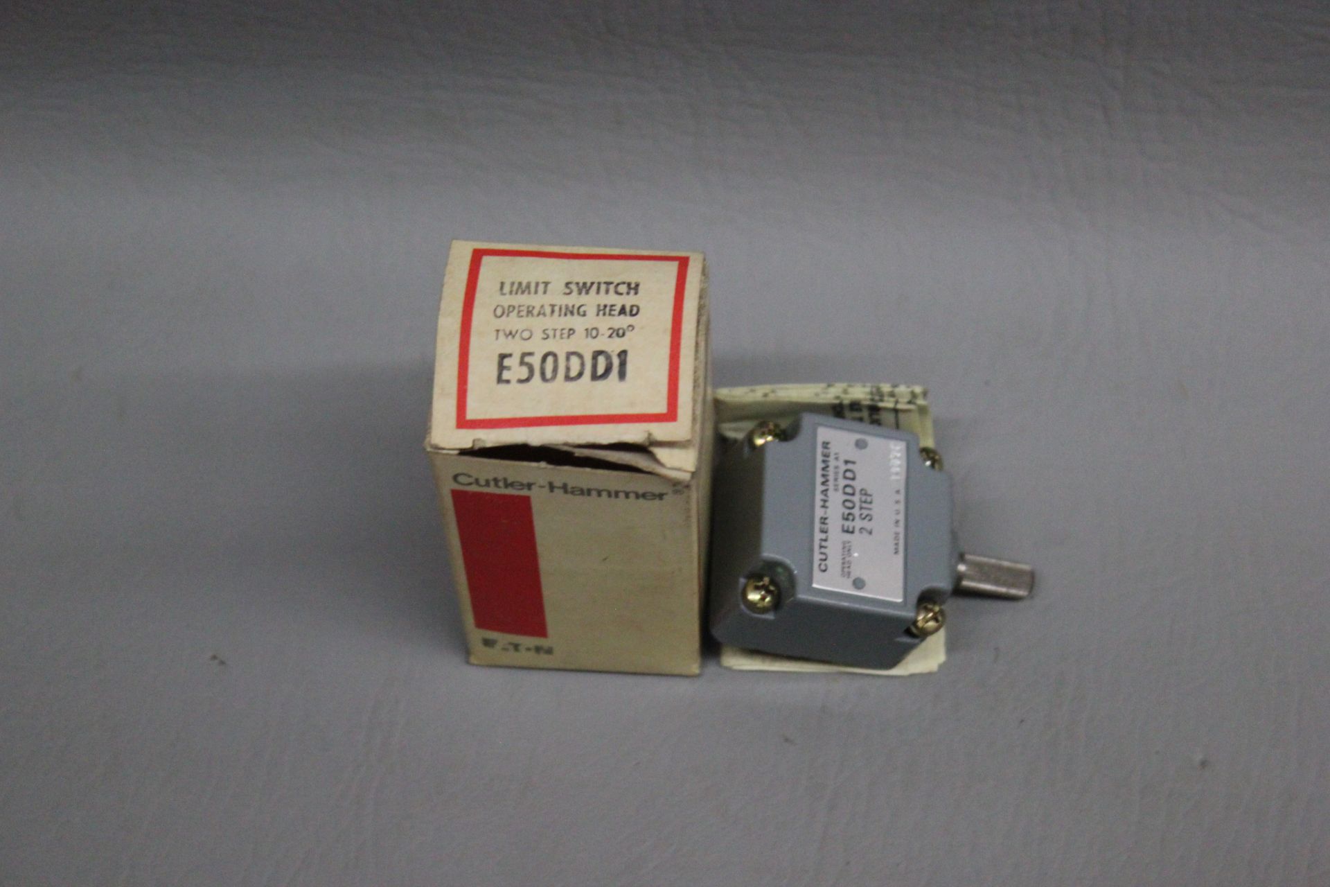 NEW OLD STOCK CUTLER HAMMER LIMIT SWITCH OPERATING HEAD