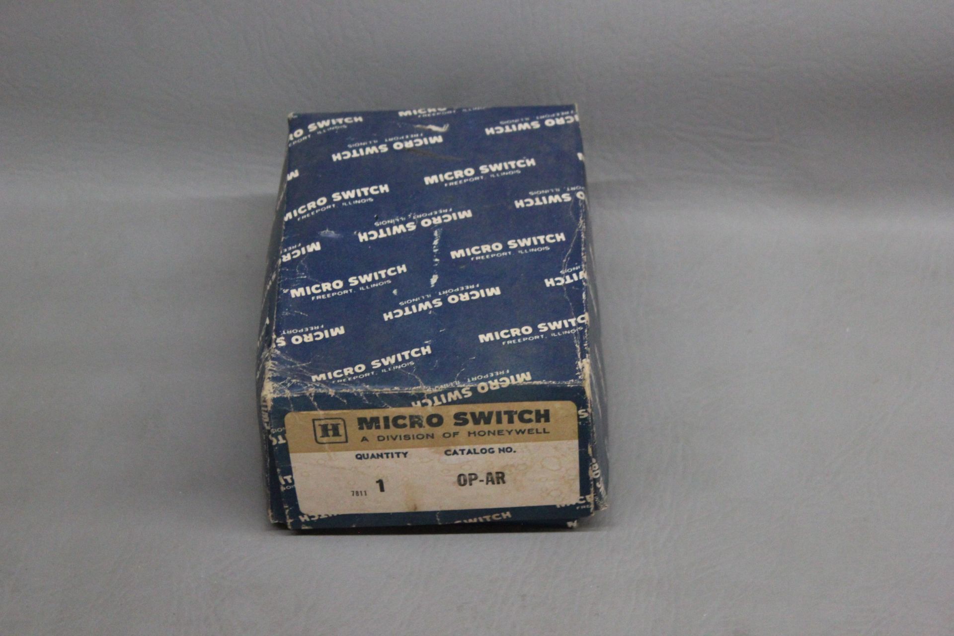 NEW OLD STOCK MICRO SWITCH SPLASH PROOF SWITCH