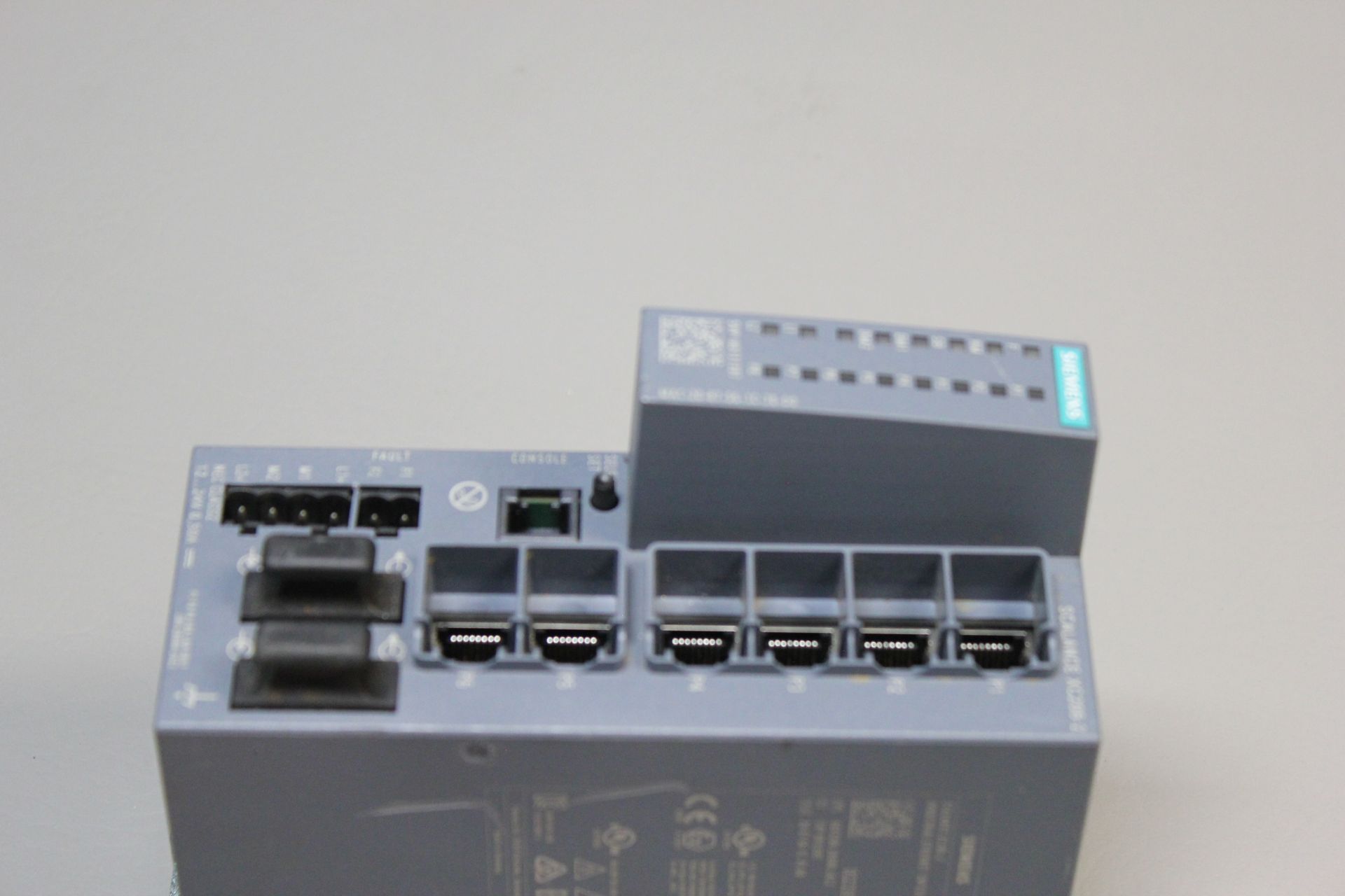 SIEMENS SCALANCE INDUSTRIAL ETHERNET SWITCH - Image 2 of 3