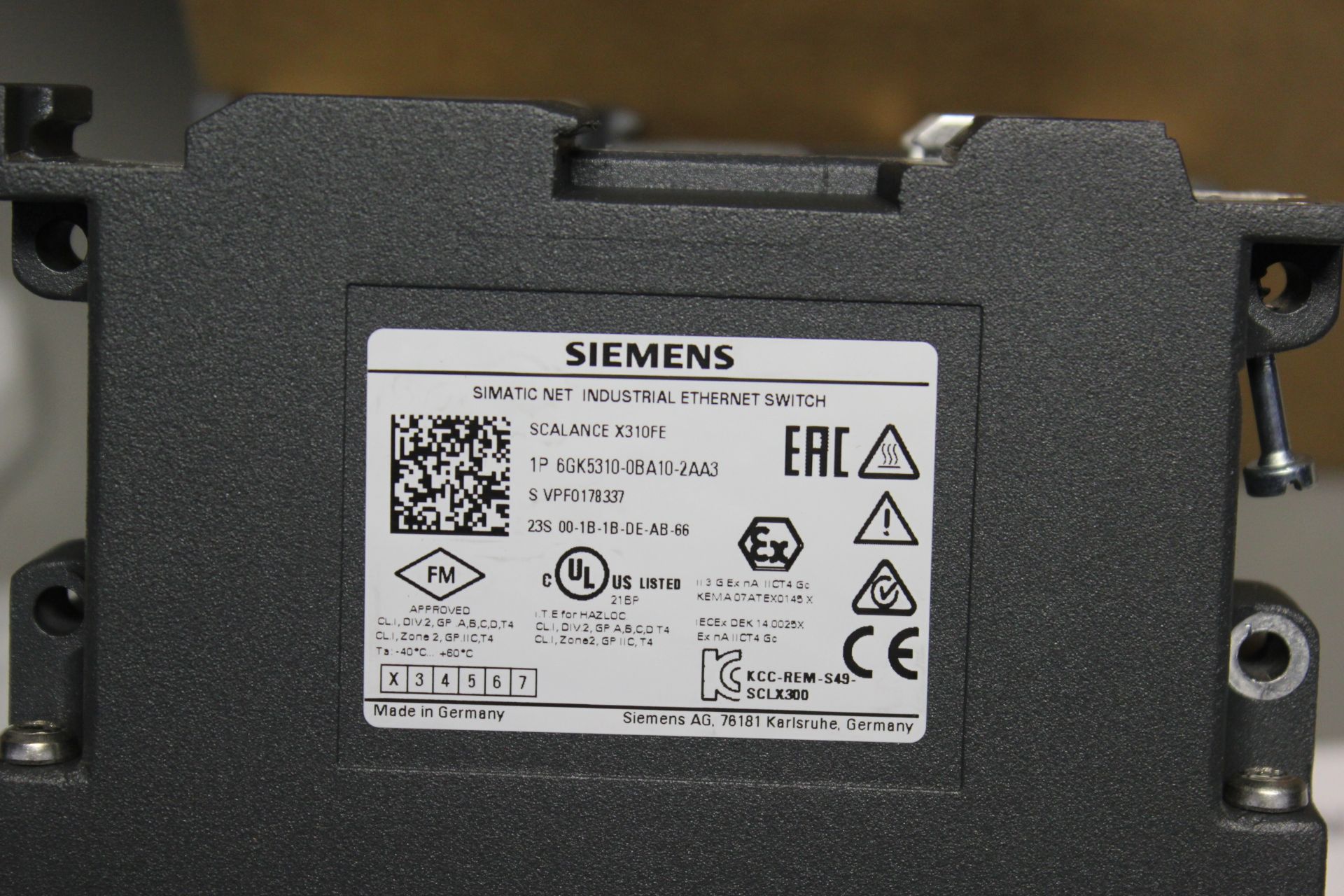 NEW SIEMENS SCALANCE MANAGED INDUSTRIAL ETHERNET SWITCH - Image 7 of 7