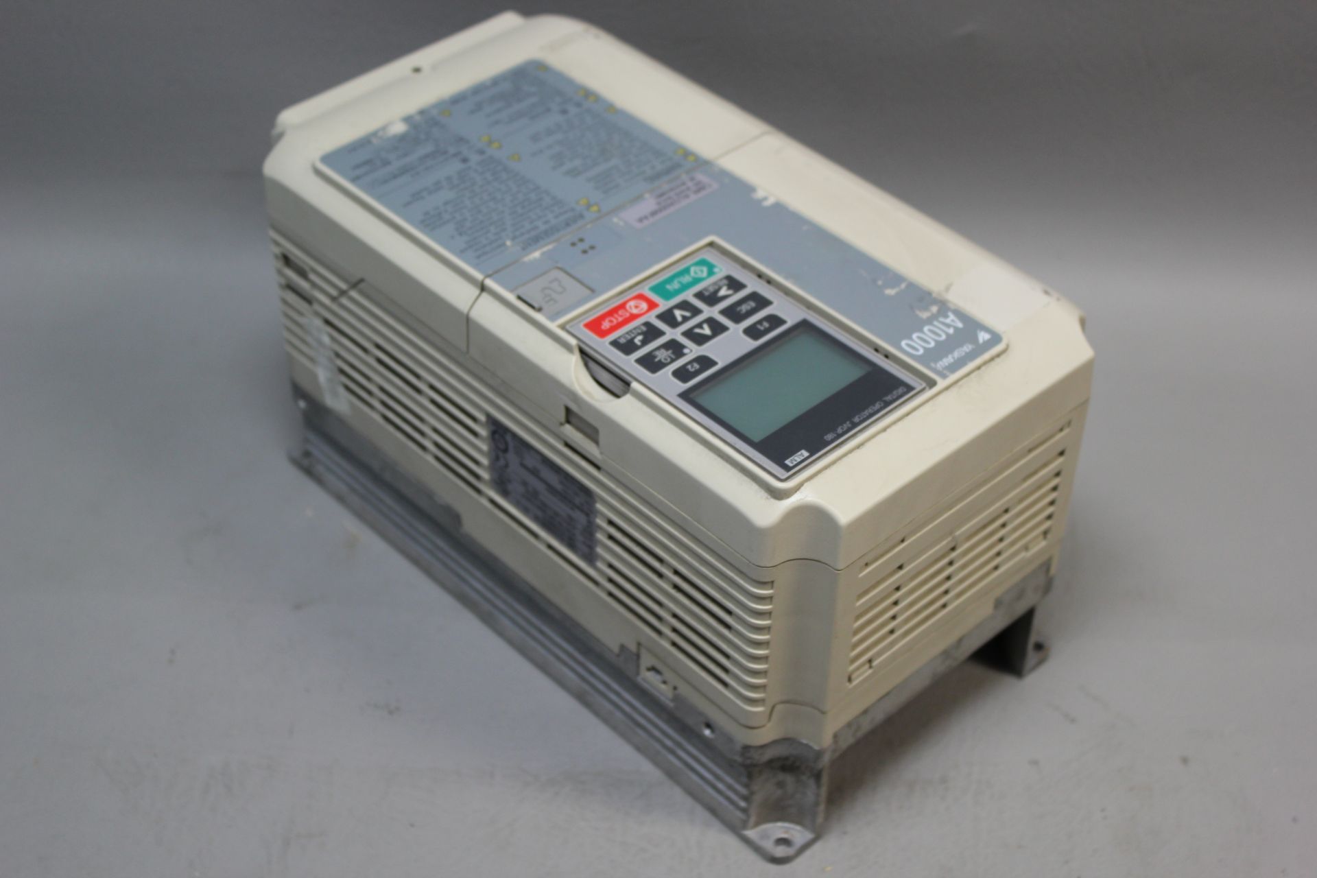 YASKAWA A1000 2HP AC DRIVE - Image 2 of 5