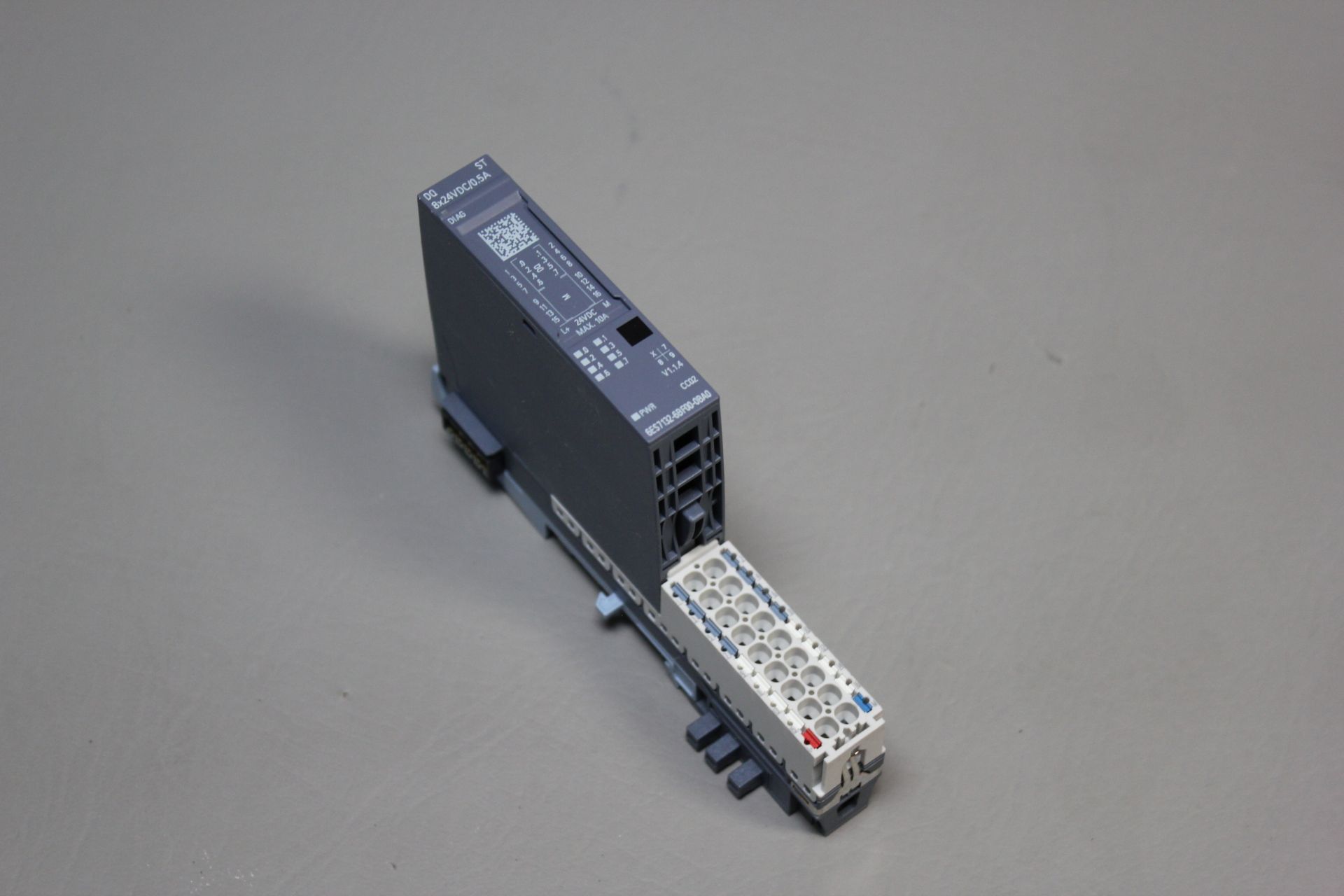 SIEMENS SIMATIC S7 DIGITAL OUTPUT MODULE WITH BASE