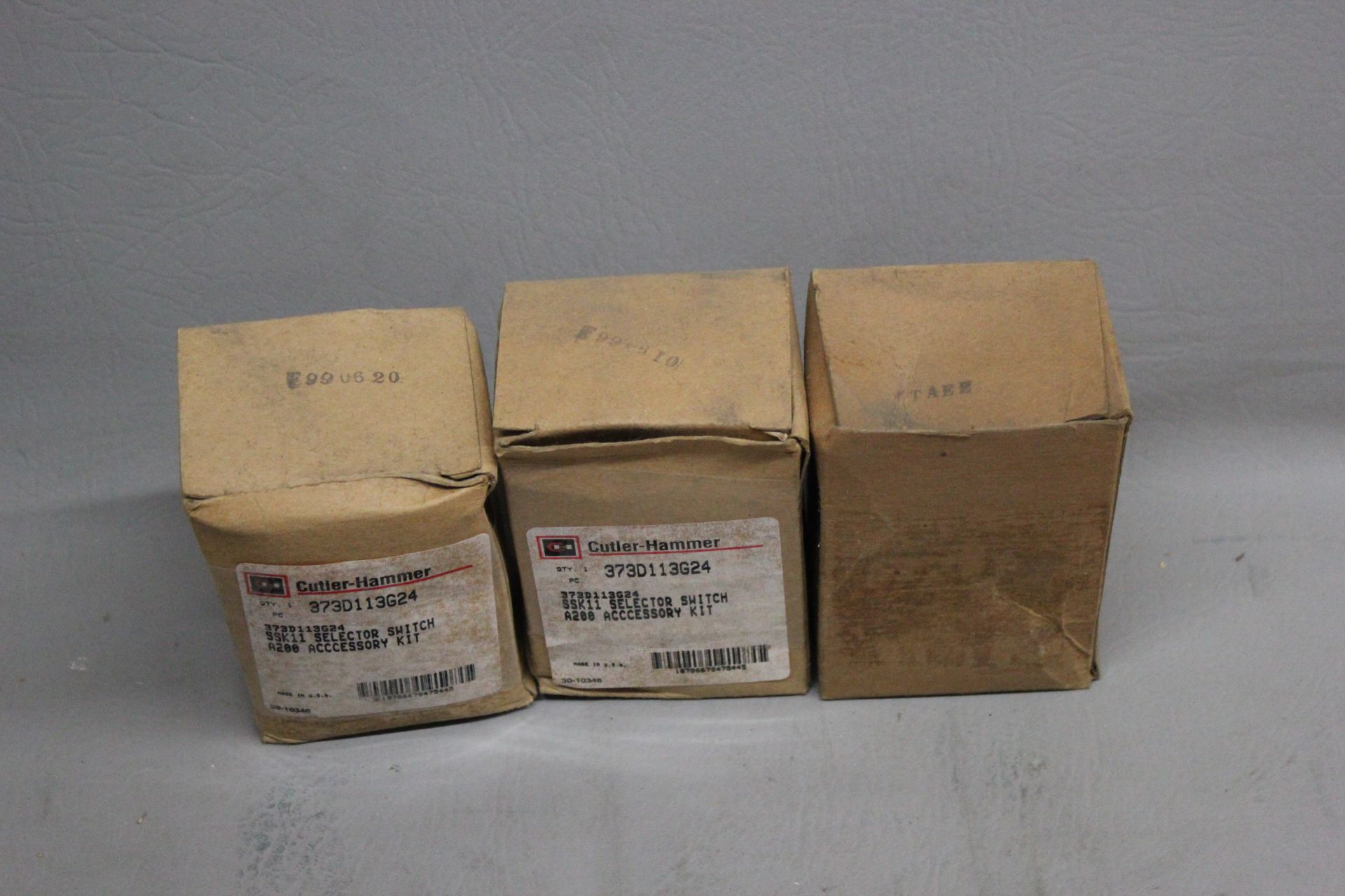 LOT OF NEW OLD STOCK CUTLER HAMMER SELECTOR SWITCH ACC KITS