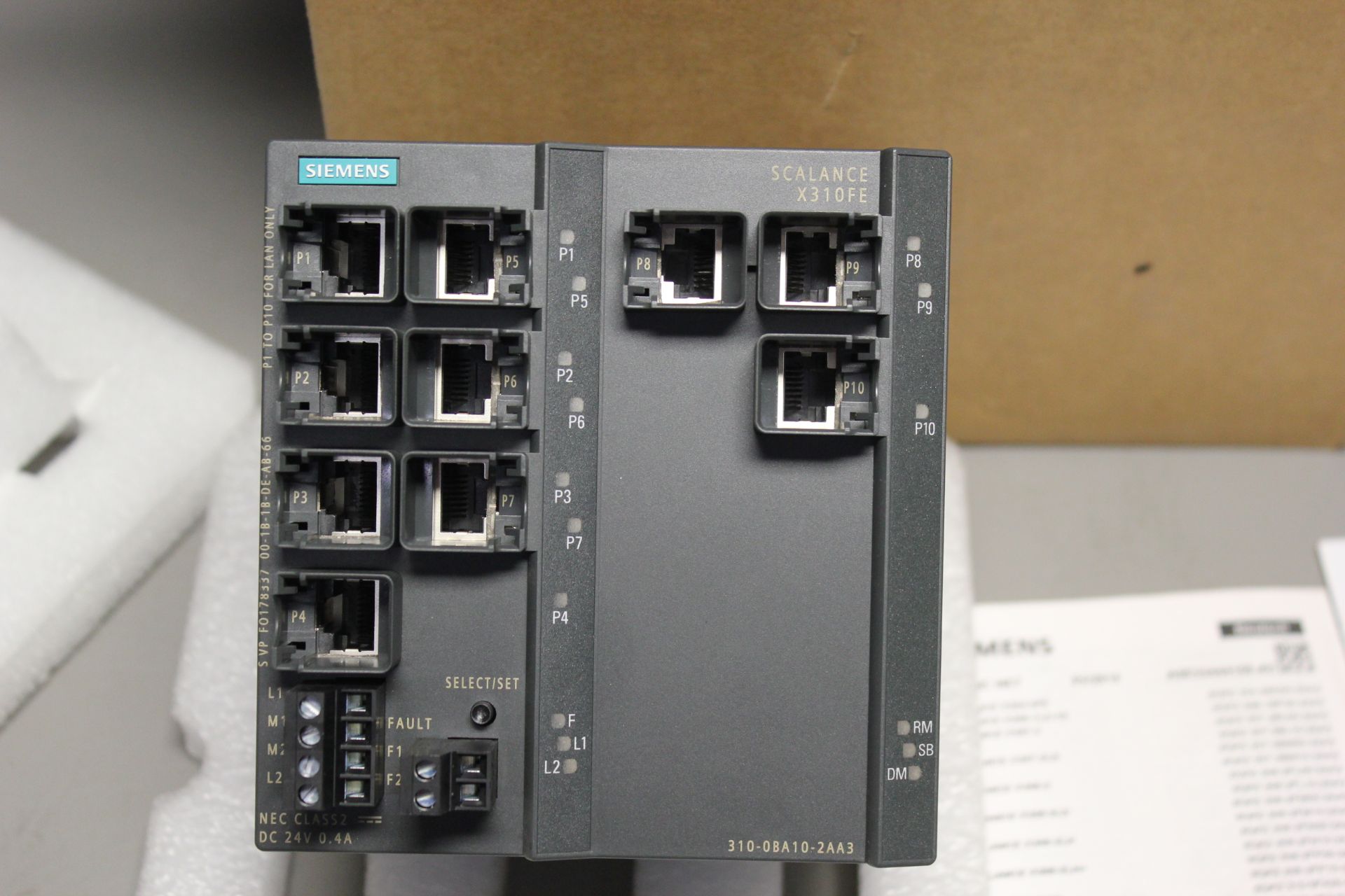 NEW SIEMENS SCALANCE MANAGED INDUSTRIAL ETHERNET SWITCH - Image 6 of 7