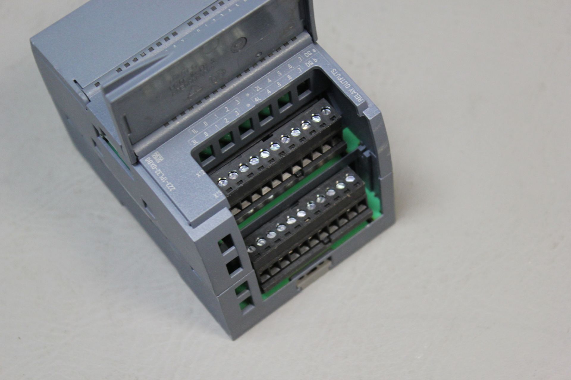 SIEMENS S7-1200 DIGITAL I/O PLC MODULE - Image 2 of 4