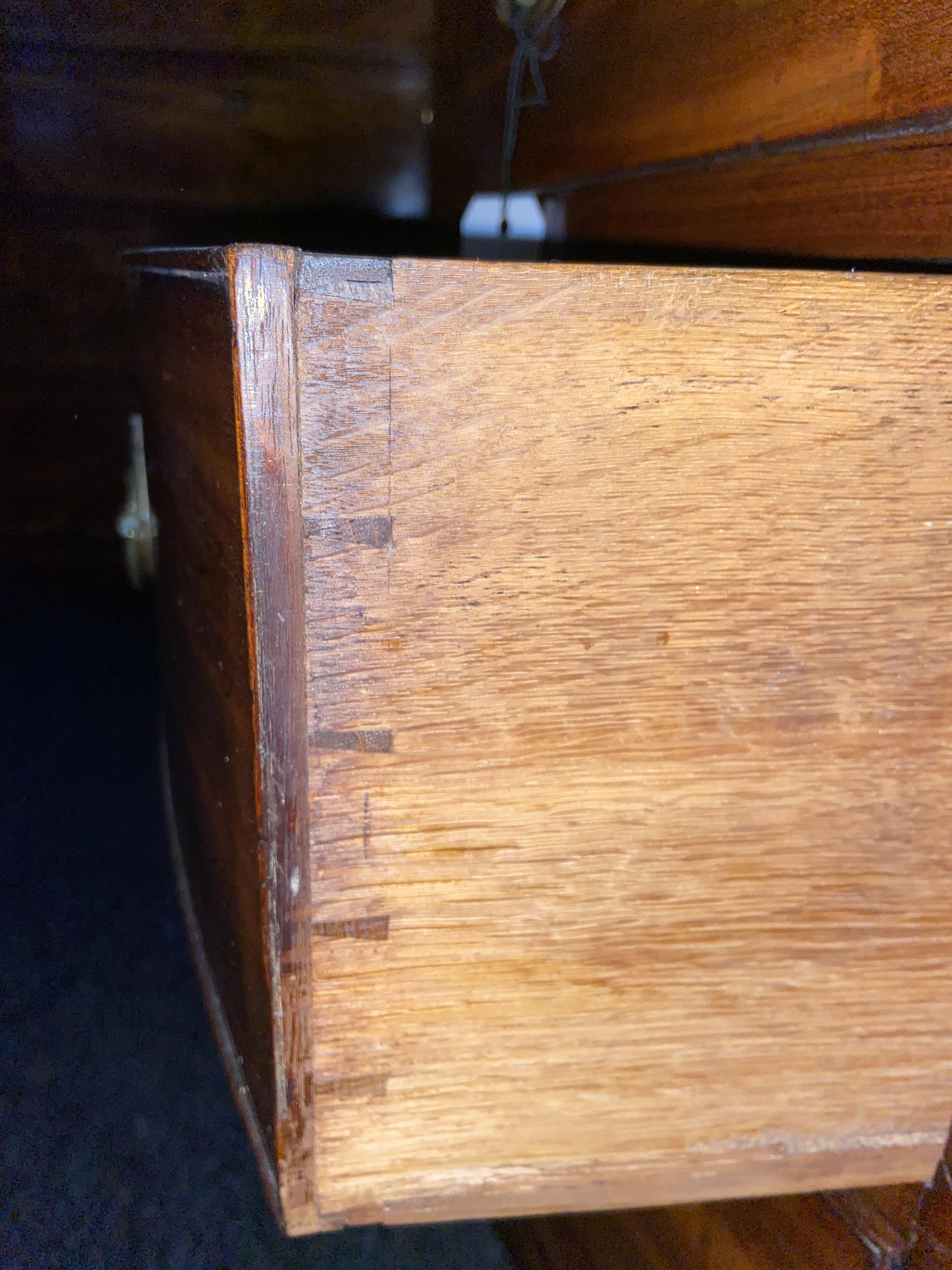 A Regency mahogany bowfront chest - Image 5 of 16