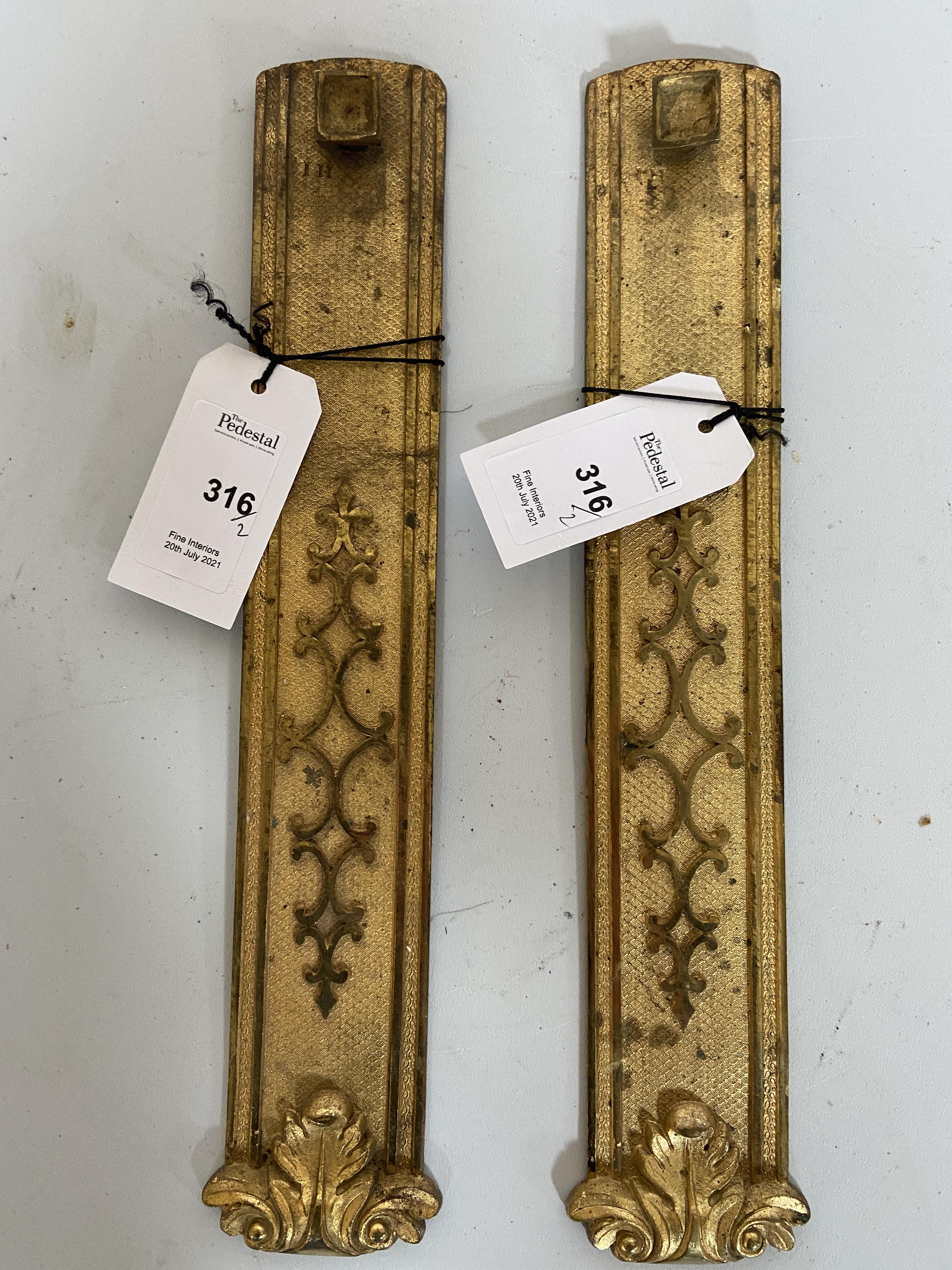 A pair of 19th century French gilt bronze curtain tie backs - Image 2 of 5