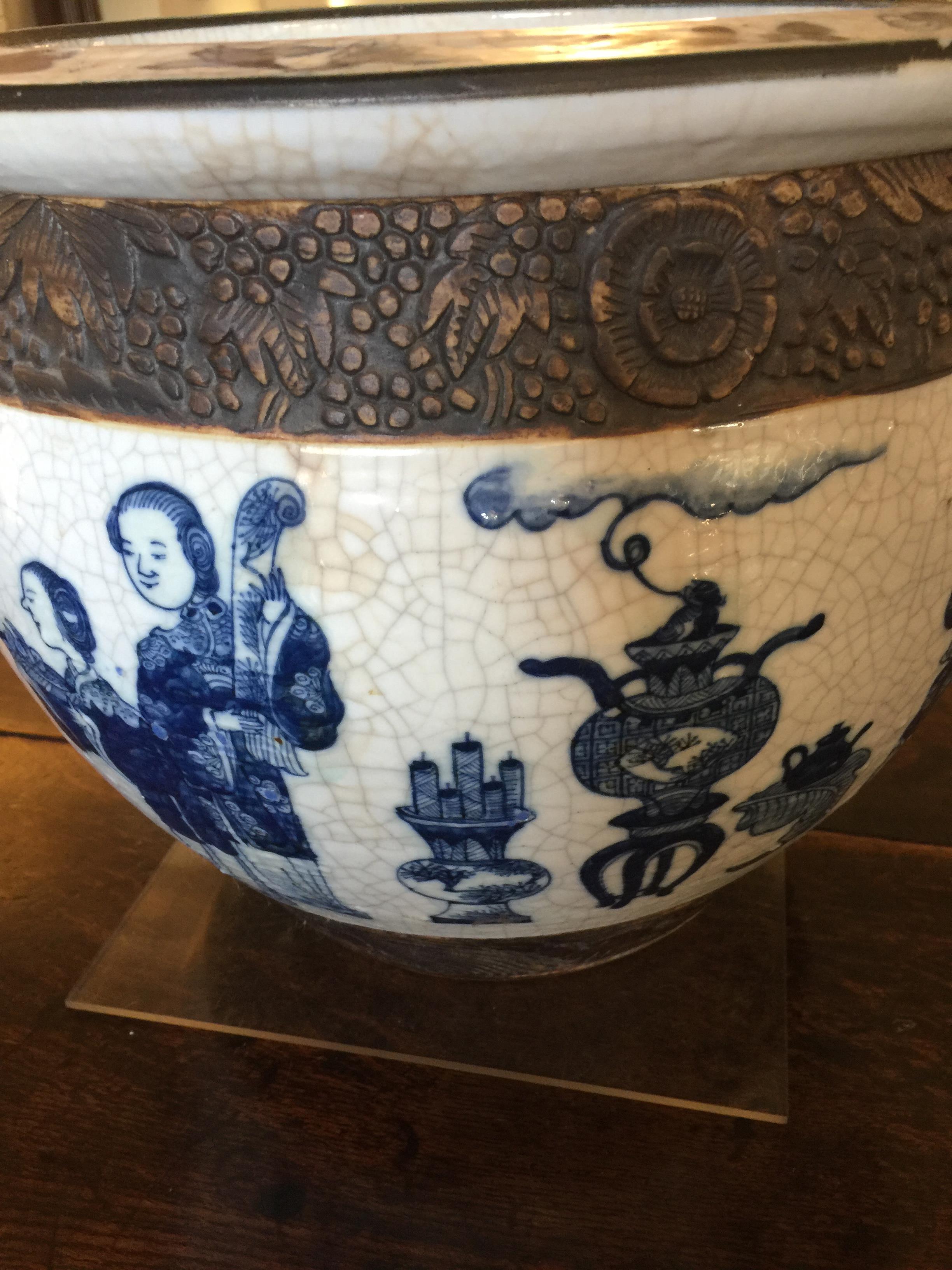 A 19th c. Chinese blue and white earthenware crackle glaze jardiniere / fish bowl - Image 3 of 11