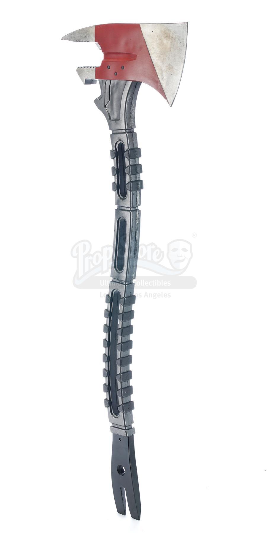 Lot # 1019: SKYSCRAPER - Will Sawyer's (Dwayne Johnson) Stunt Fire Axe - Image 5 of 8