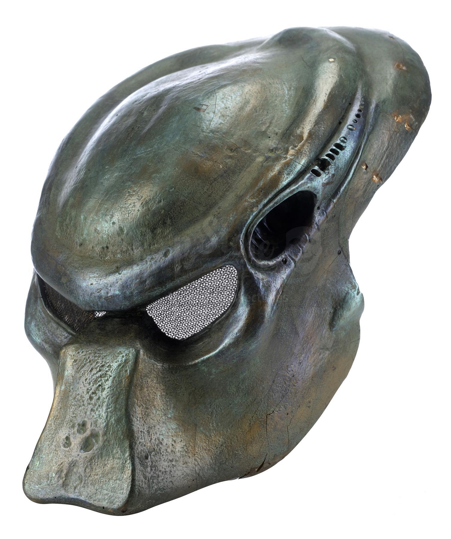 Lot # 210: PREDATOR 2 - Production-Made Predator Bio-Mask