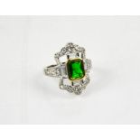 A green kite dress ring, size L, 4.41g.