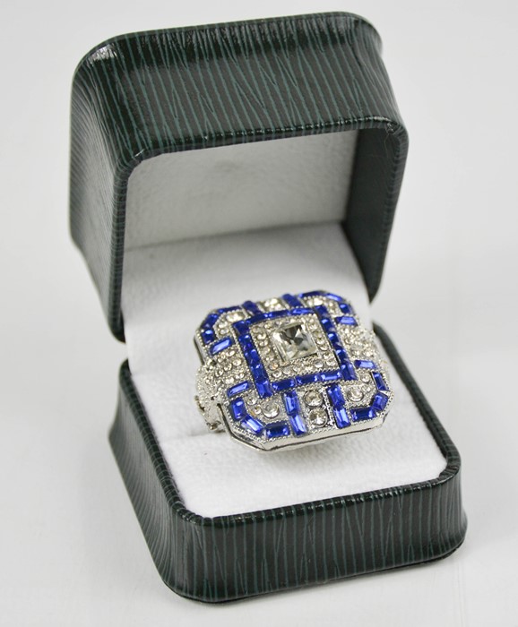 A large square Art Deco style dress ring, size N/O. 24.09g. - Image 2 of 3