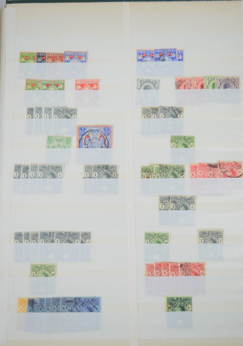 A stamp album of worldwide and British stamps to include a quantity of early Queen Victoria stamps - Image 16 of 17