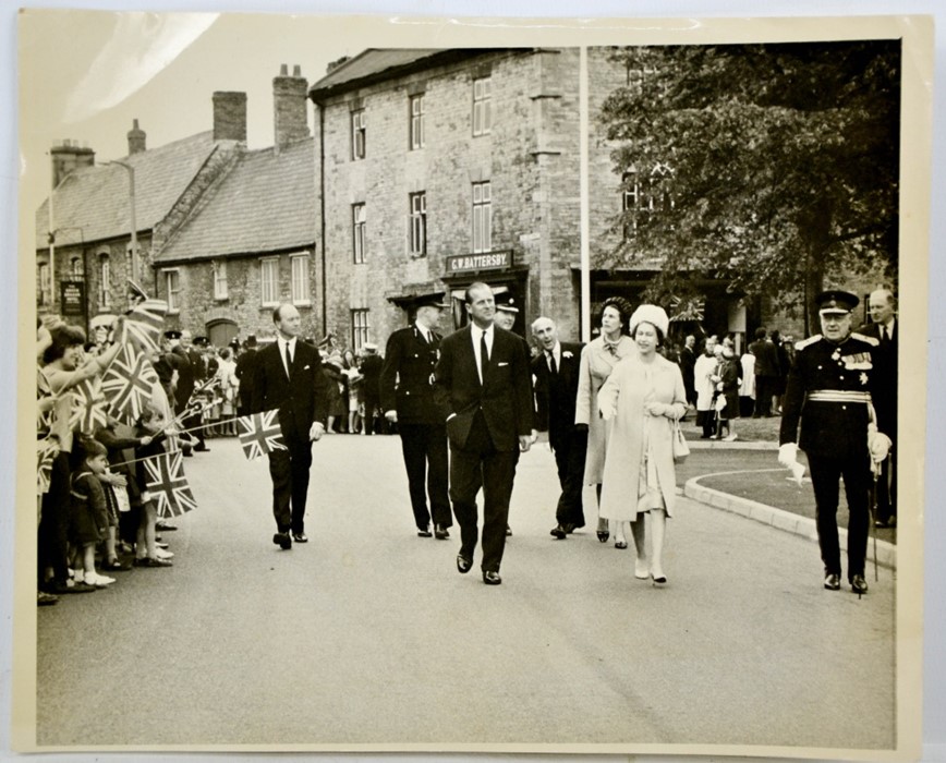A black and white Fleet Street photograph of a Royal walk-about in Northamptonshire with Kenneth