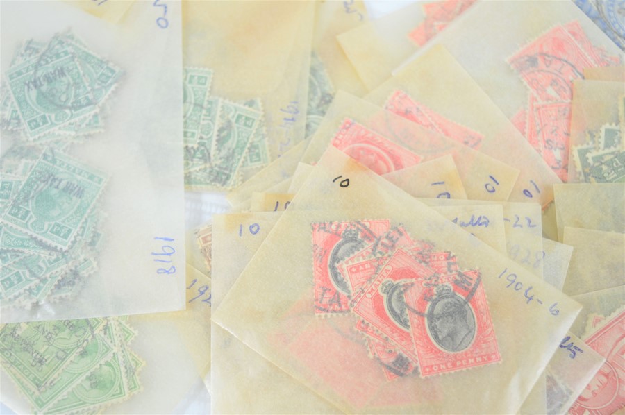 A group of stamps from Malta in individual packets of ten dating from 1904 to 1930s - Image 4 of 4
