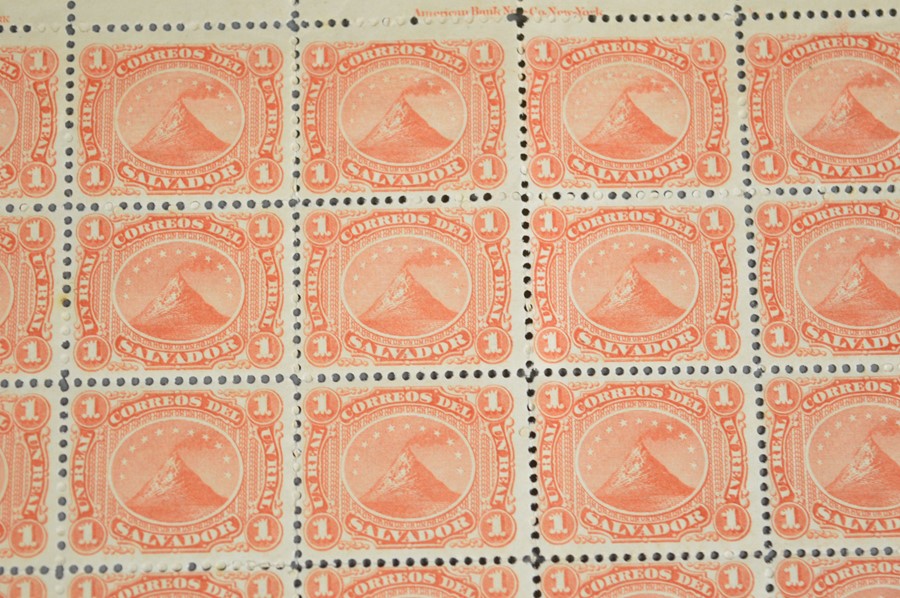 A mint stamp block/sheet of Salvador 1867 stamps depicting the volcano San Miguel - Image 3 of 4