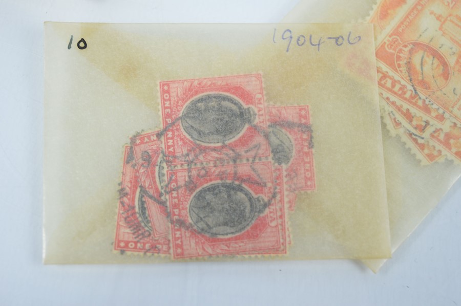 A group of stamps from Malta in individual packets of ten dating from 1904 to 1930s - Image 2 of 4