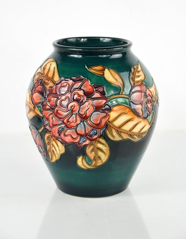 A Collection of Fine Ceramics, Jewellery and Antiques