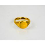 An 18ct gold signet ring, size U, 12.5g.