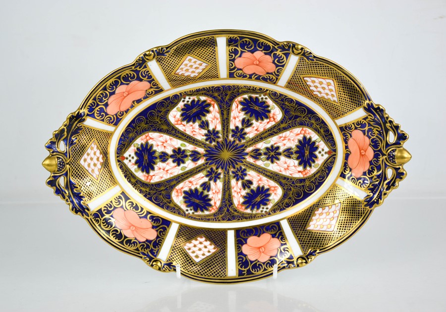 A Royal Crown Derby lozenge dish, circa 1907, Imari pattern 1128, 27cm long. - Bild 2 aus 2