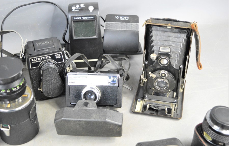 A group of vintage cameras and lens and accessories to include ICA Dresden folding camera, Asahi - Image 2 of 5