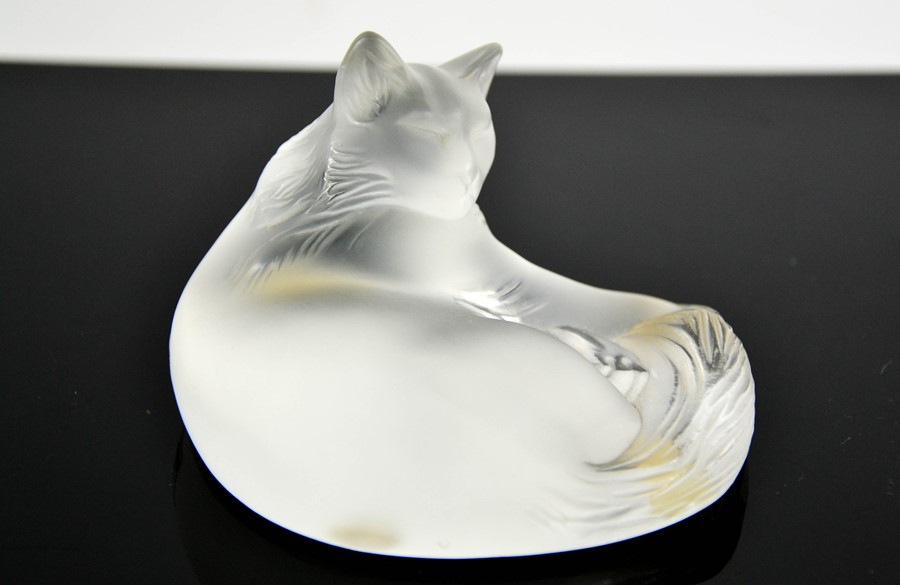 A Rene Lalique glass seated cat, 6cms tall