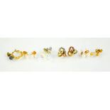 A quantity of earrings to include some 9ct gold examples, 4.3g.