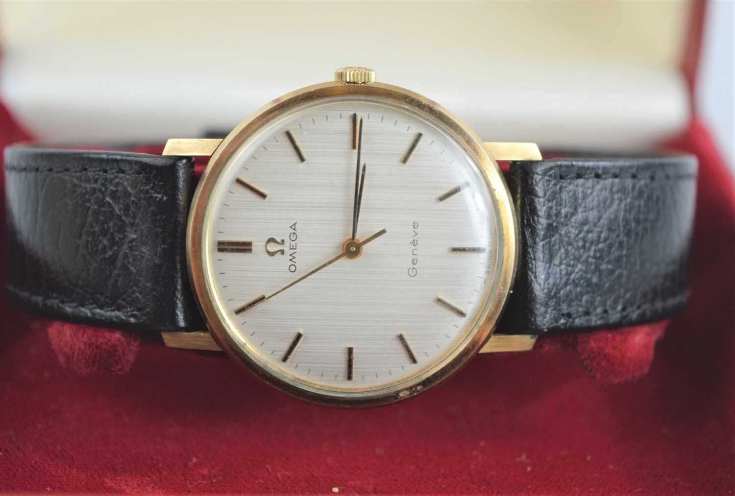 An Omega Geneve 9ct gold gentleman's wristwatch, automatic movement, baton hour markers, Caliber