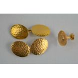 A pair of 18ct gold cufflinks and a 9ct gold collar stud, 14.1g
