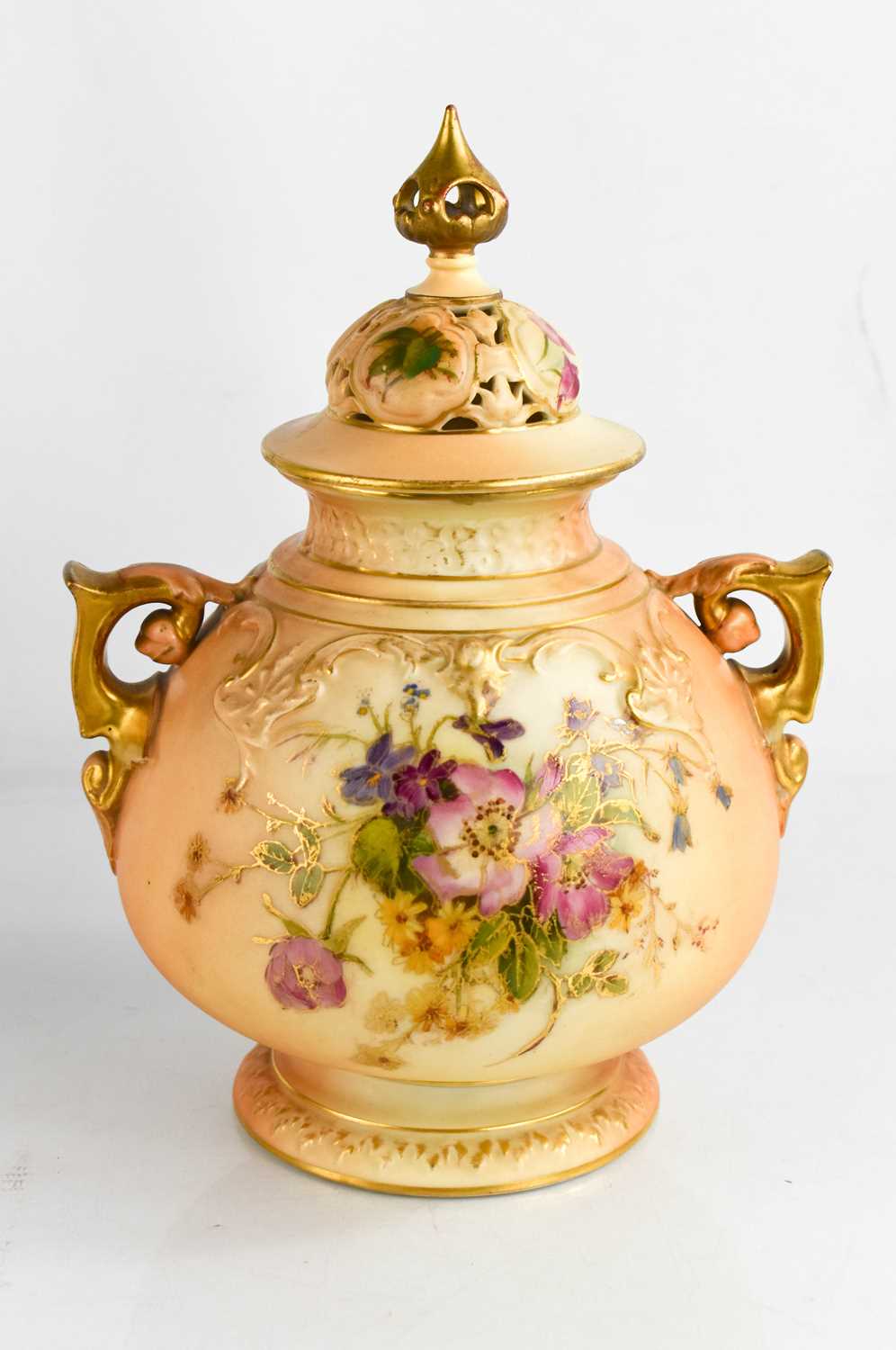 A Royal Worcester blush ivory vase, and cover with painted floral decoration and pierced and - Bild 2 aus 2
