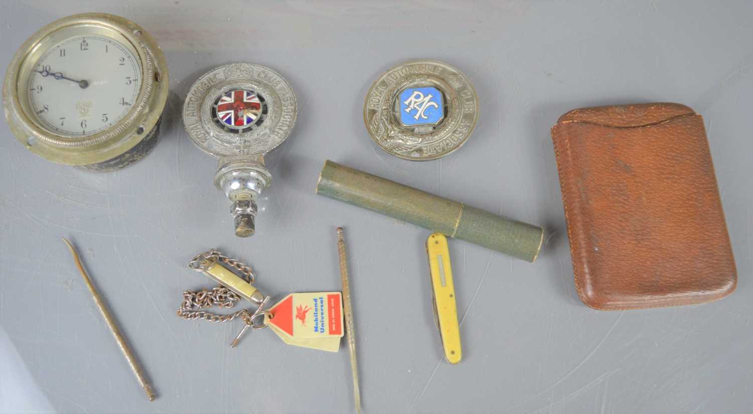 Two vintage 1930s RAC car badges, one stamped Fry & Die Cast Ltd verso together with a Smiths car - Bild 2 aus 2